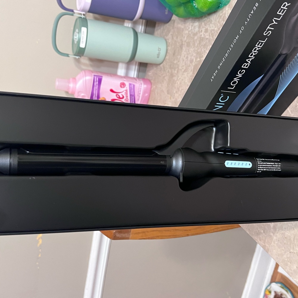 Bio Ionic Long Barrel Styler Curling Iron - Picture 4 of 13